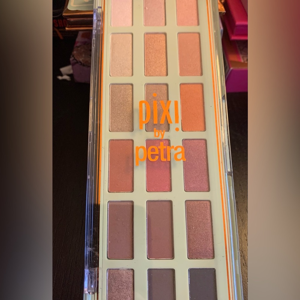Pixi Lid Lovelies palette
